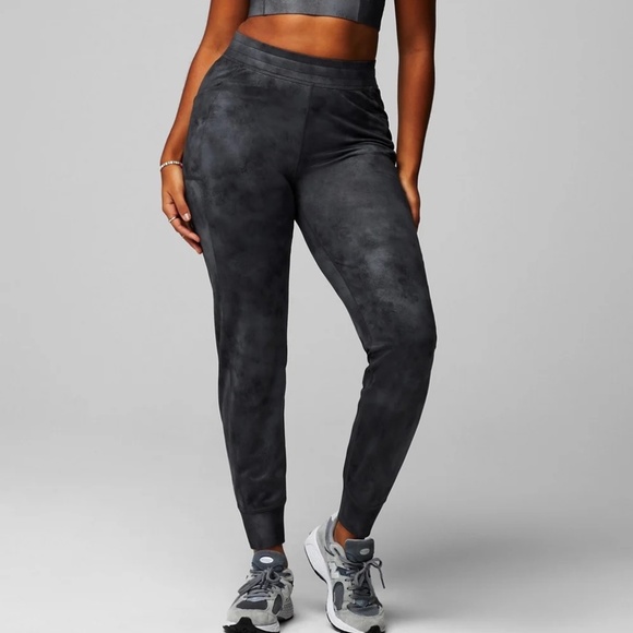 Fabletics On-The-Go Cold Weather Jogger - Picture 1 of 6